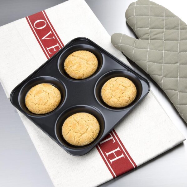 Vogue Non Stick Yorkshire Pudding Tray 4 Cup - 235x235x23mm 9 1/4x9 1/4x1" - Image 3