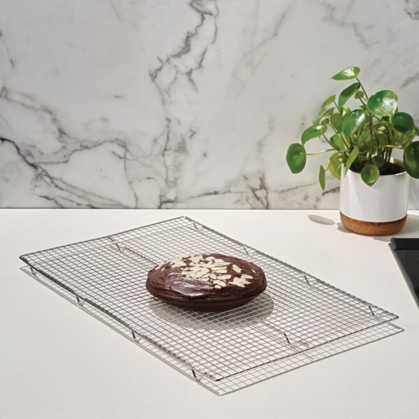 Vogue Large Cake Cooling Tray - 635x405mm 25x16" - Image 2