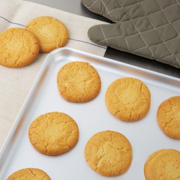 Vogue Baking Sheet Aluminium - 520x420x20mm 20 1/2x16 1/2x0 3/4" - Image 6