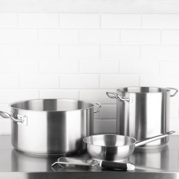 Vogue Flared Saute Pan St/St - 200mm 1 3/4Ltr 61fl oz - Image 6