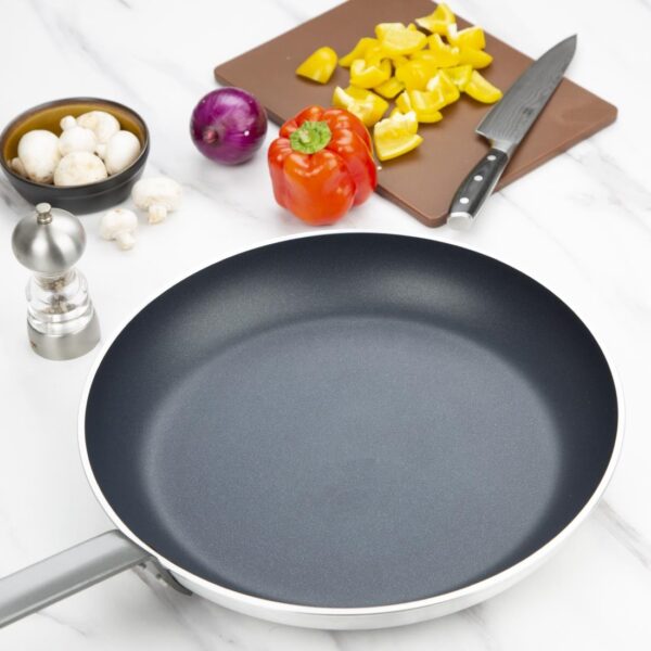 Vogue Frypan Aluminium Non - stick Teflon Platinum Plus - 400x60mm 15.7'x2.4" - Image 11